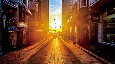 1.900 ANSI-Lumen Helligkeit für brillante Bilder – auch in hellerer Umgebung